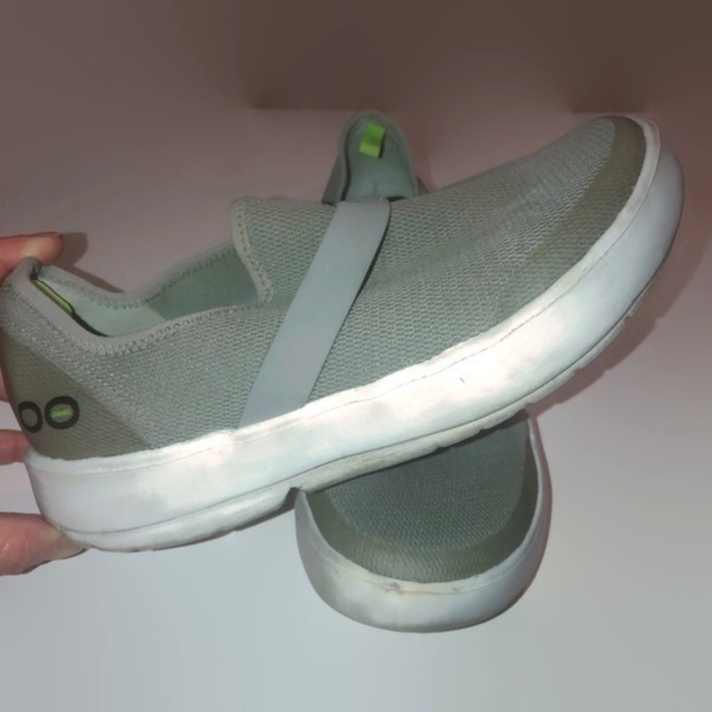 OOFOS OOmg Low Gray Mesh Shoes Slip On Comfort Recovery Gym Womens Size 10
